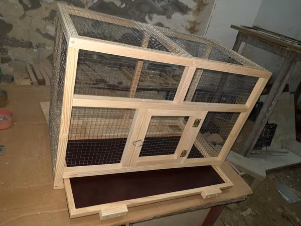 Taxta karkaslı, metal torlu quş/kemirici qəfəsi - Material: şam