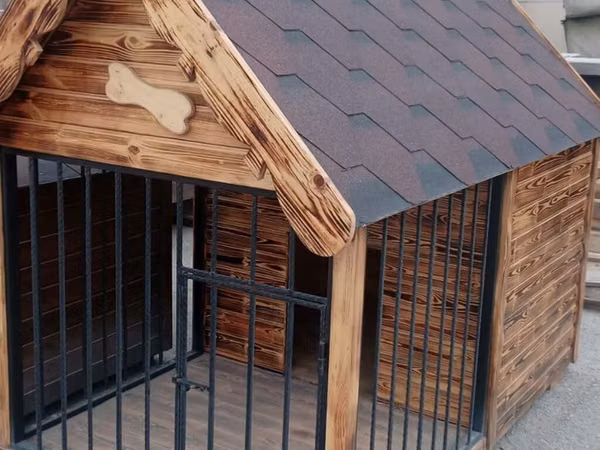 Aşkarlanmış ağac və metal konstruksiyalı it evi/volyer - Material