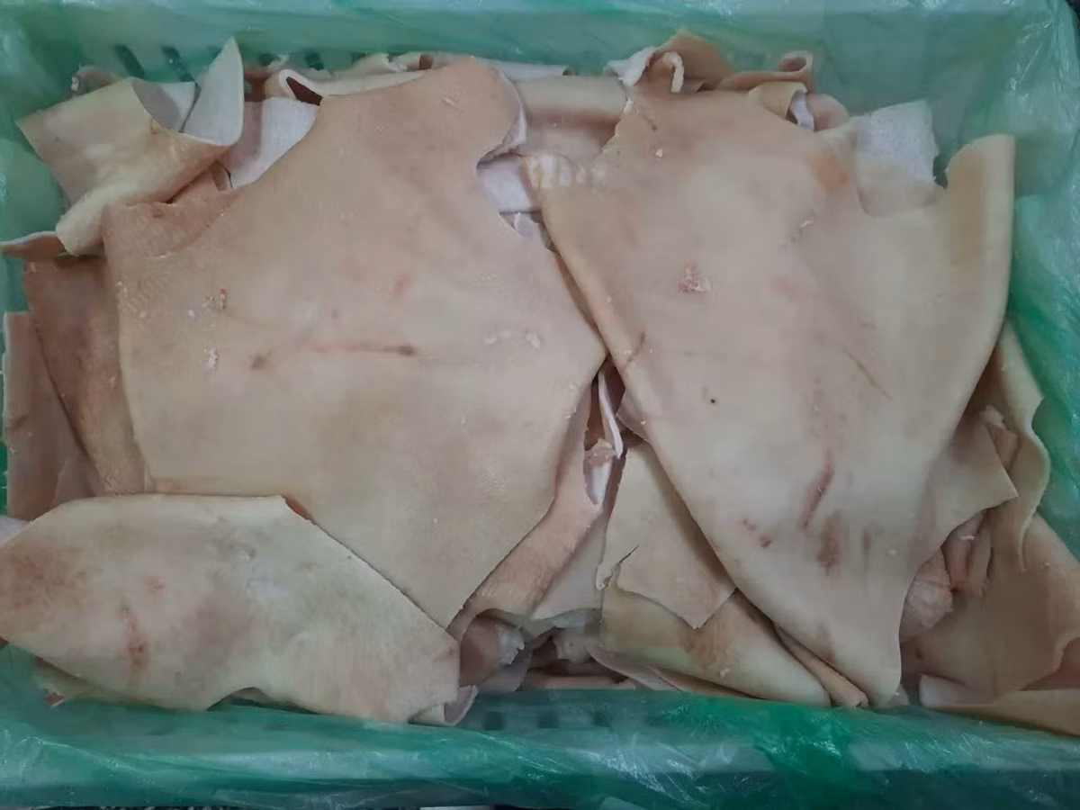 Шкура свиная зачищенная зам.