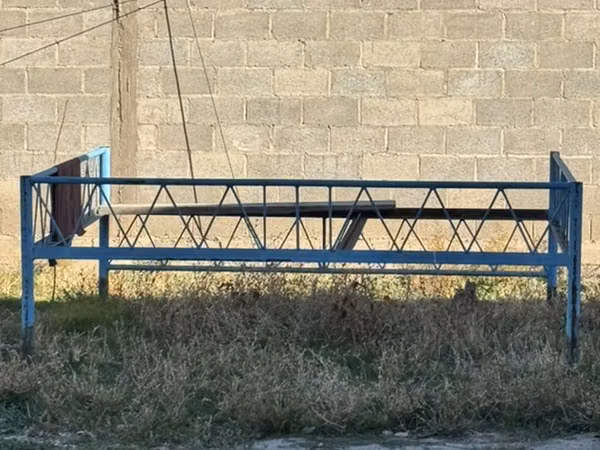 Топчан железный
