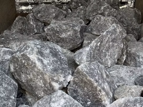 Соль кочкорская прямо из шахты, копал сам лично и привезла в Чуйскую