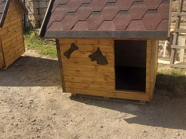 Taxta it evi - Material: keyfiyyətli taxta panellər, kənarları
