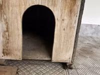 Taxta it evi - Material: qalın taxta korpus, dam və ön hissədə — φωτογραφία 2