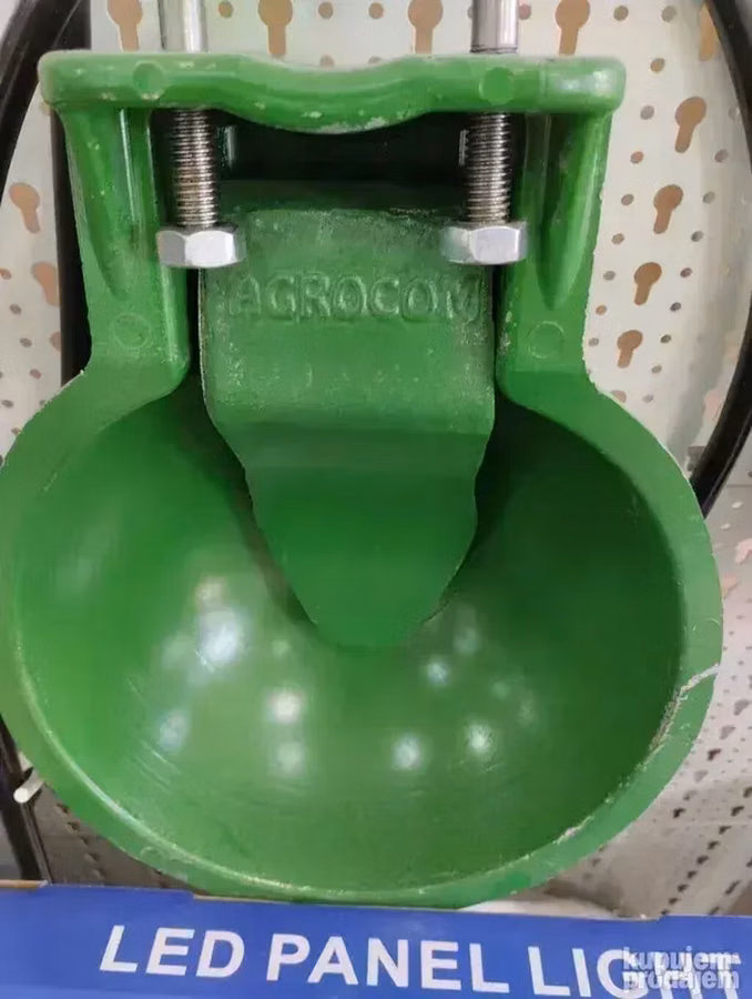 Pojilica za goveda 1.900 din