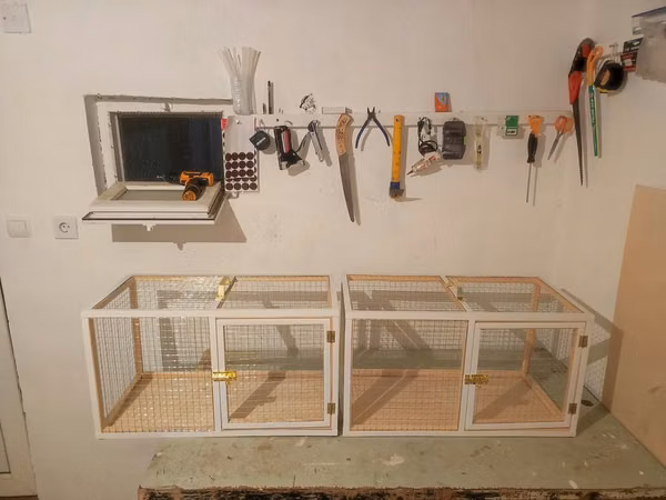 Dovşan,cücə,pişik,hamster,quş ve s kimi ev heyvanlari üçün qəfəsler