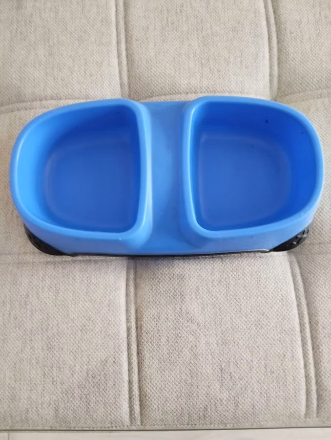 İkili heyvan yem-kasa - Material: yüngül və möhkəm plastik - Rəng