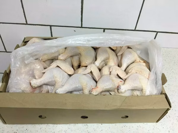 Курицу домашнюю зернового откорма