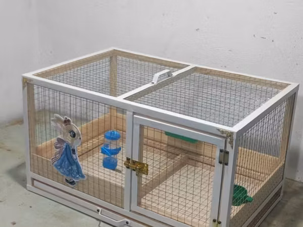 Dovşan,cücə,pişik,hamster,quş ve s kimi ev heyvanlari üçün qəfəsler
