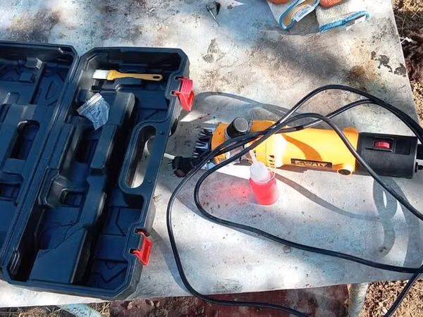 DEWALT qoyun qoyun qırxan maşın.yenidir.işlənməyib.150 manata
