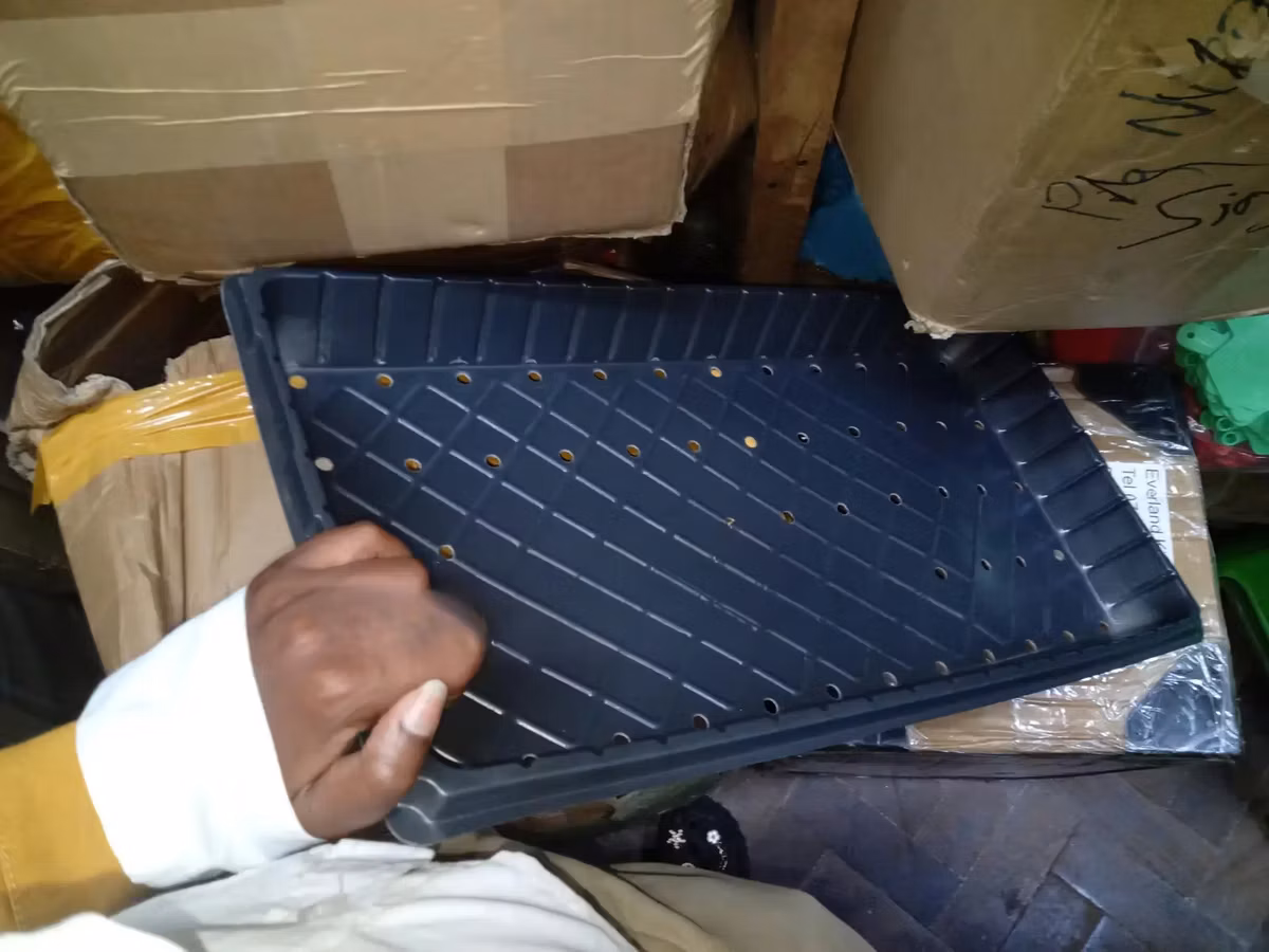 Hydroponic Tray for Indoor Farming - With Holes