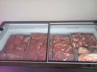 Эт-Мясо — свежие мясные продукты и полуфабрикаты. Ассортимент: - — sawirka 2