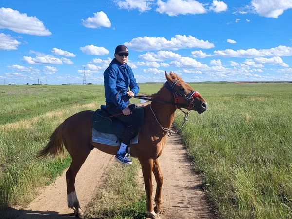 Horse (M), Thoroughbred horse — Kazakhstan