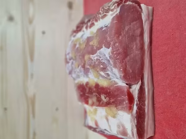 Продаю соленые изделия из свинины.