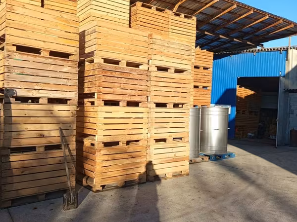 Se vind containere din lemn