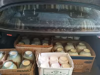 1 ltr --1 m 50 qəpik ( Süd ) 3 kq balon --4 m 50 qəpik (qatiq) 600 qr — Foto 3