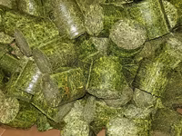 Distribuim furaj granulat,brichet de lucerna si nisip tratat pentru chinchilla (шиншила,sinsila) — عکس 2