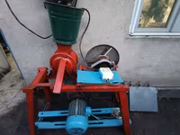 Срочно продаю дробилку электрическую 3-х фазная,но можно сделать на — foto 1