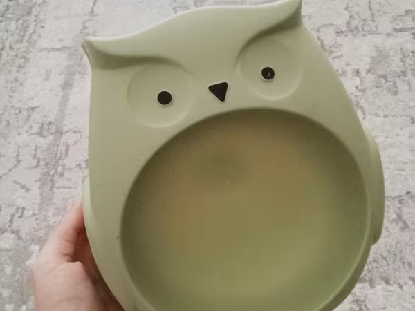 Pişik üçün yemək və ya su qabı
Xırdalan At heykəli