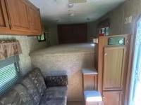2009 Bison Coach 7280LQ Gooseneck Horse Trailer — photo 5