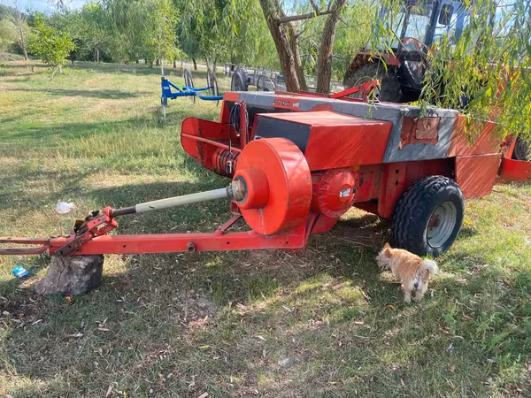 Пресс-подборщик Massey Ferguson 128