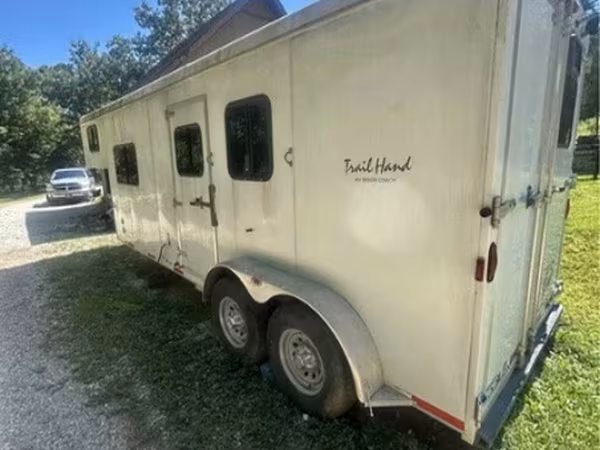 2009 Bison Coach 7280LQ Gooseneck Horse Trailer