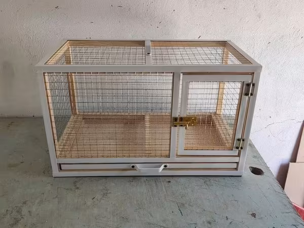 Dovşan,cücə,pişik,hamster,quş ve s kimi ev heyvanlari üçün qəfəsler