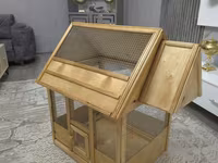 Taxta qəfəs/volyer – dekorativ ev şəklində - Material: təbii taxta — عکس 1