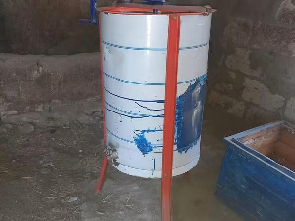 🍯 Bal süzən aparatı satılır! İşlək vəziyyətdədir, istifadəyə hazırdır