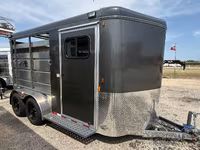 2027 Maverick Trailers 2027 Maverick HS 2 Horse Aluminum & Steel 2400 lbs empty Bumper Pull Horse Trailer — foto 1