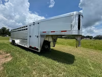2026 Exiss Trailers STC 7026 Show Cattle Trailer Gooseneck Livestock Trailer — Foto 2