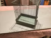 Quş qəfəsi – metal karkaslı, “ev damı” formalı dizayn - Material — Foto 1