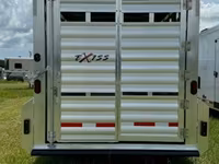 2026 Exiss Trailers STC 7026 Show Cattle Trailer Gooseneck Livestock Trailer — Foto 3