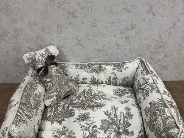 İt/Pişik üçün Premium Yataq – dekorativ yastıqçalı - Ölçü: kiçik və