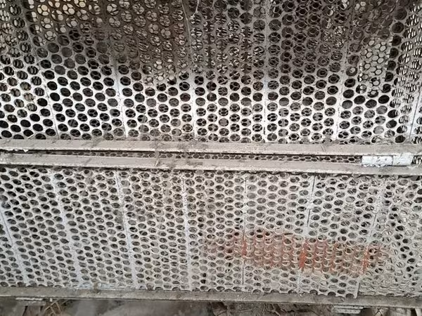 Продаю клетки для кроликов дл1,26 ширина 0,85 выс 105 большая