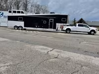2017 Trails West Sierra Prestige 831 Gooseneck Horse Trailer — foto 3