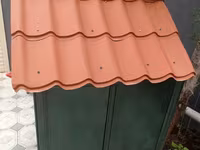 Metaltəbəqə damlı it evi - Material: möhkəm taxta karkas, üstü yaşıl — foto 2