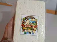 Se vinde brânză de capre. — 사진 2