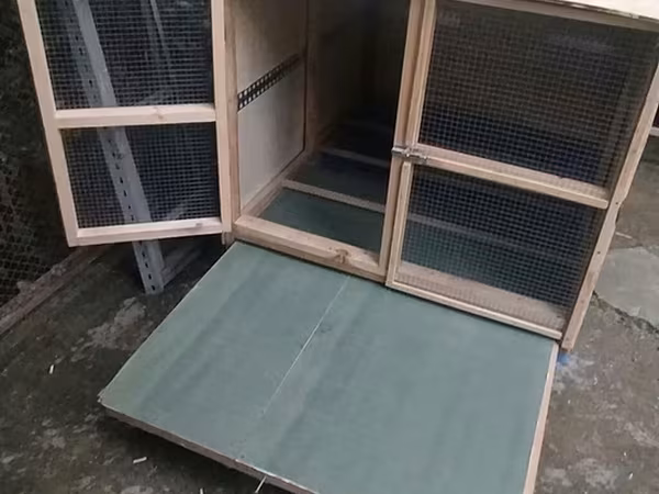 Taxta dovşan/quş qəfəsi – ikitaqlı, geniş və havadar - Material