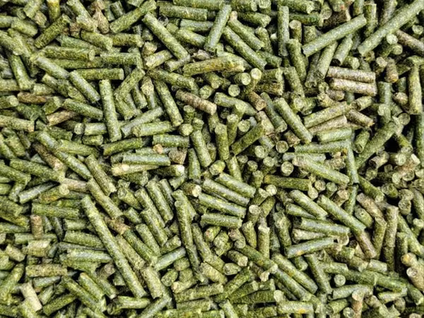 Producem și vindem granule pentru animale si păsări
