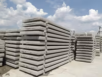 Stâlpi pretensionați de beton pentru gard. Lungimea 2.40m — fotografija 2