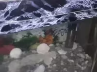 Ակվարիում 6 անկյուն 200լիր տակդիրով — ፎቶ 1