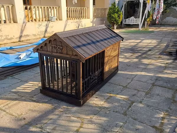 Açıq hava üçün taxta it evi/kletka - Material: qalın taxta karkas