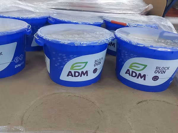 Premix solid În caldări pentru oi, capre