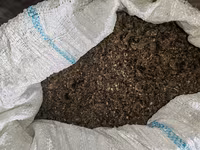 Müxtəlif növ bitki şrotları(pelet və ya jımıx da adlanır) üyüdülmüş və — الصورة 2