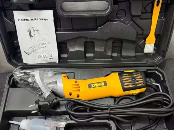 Электрическая машинка для стрижки овец DEWALT в кейсе. Назначение: -