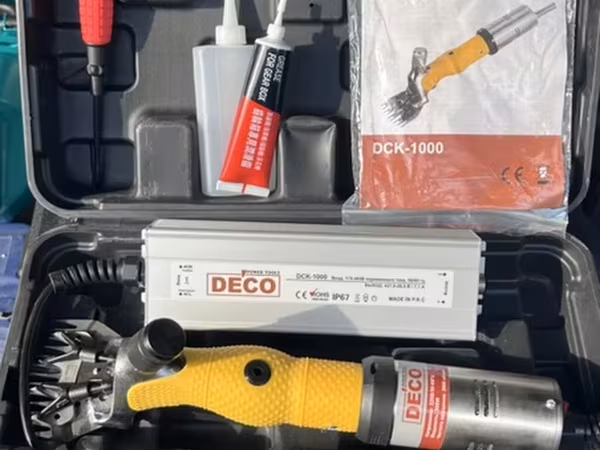 Машинка для стрижки овец DECO DCK-1000 в кейсе. Особенности: -