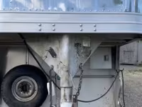 1995 Featherlite Trailers 8546 Gooseneck Horse Trailer — عکس 3